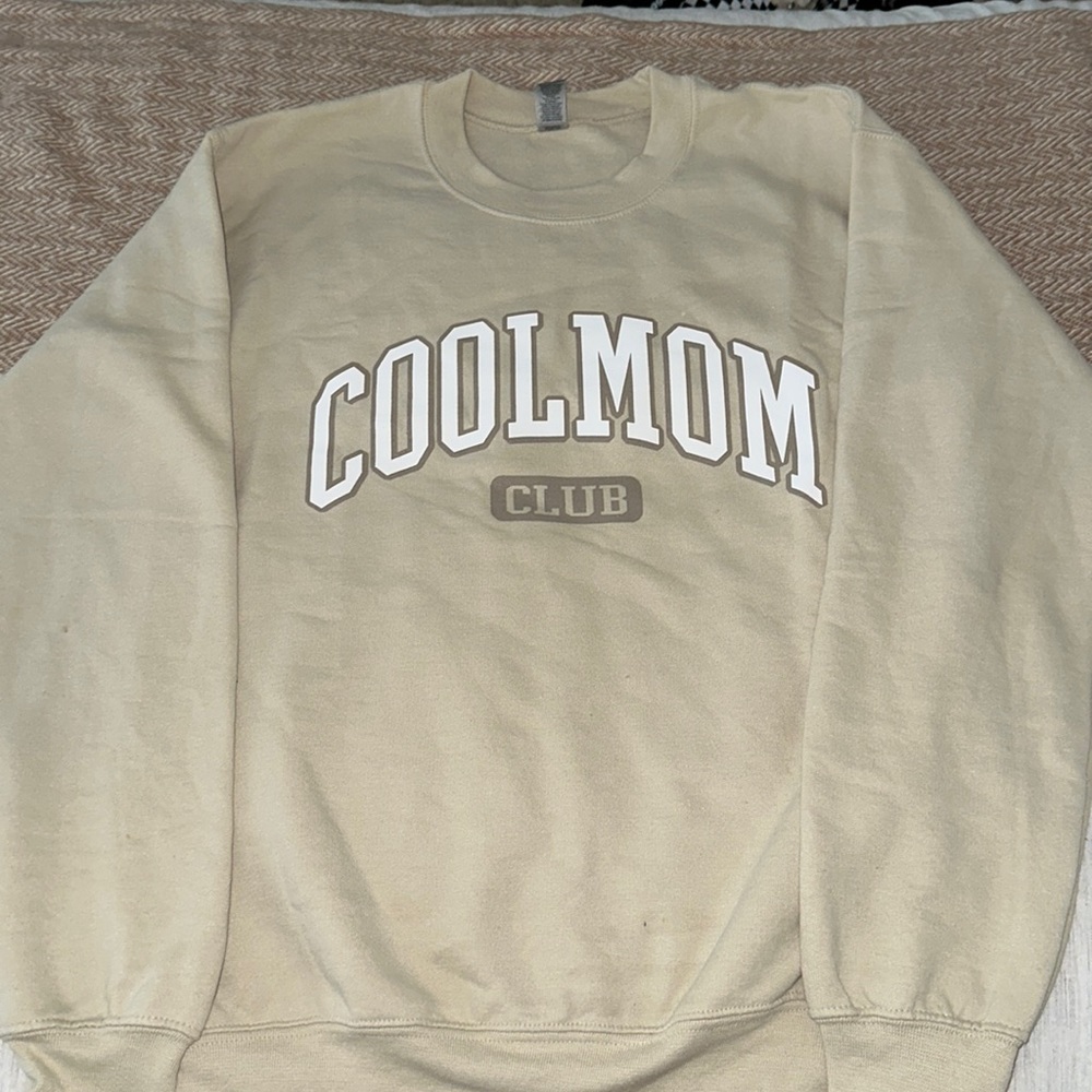 COOL MOM TAN CREWNECK